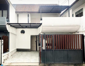 3BR entire house next to Skytrain(BTS) and Subway(MRT) Chatuchak